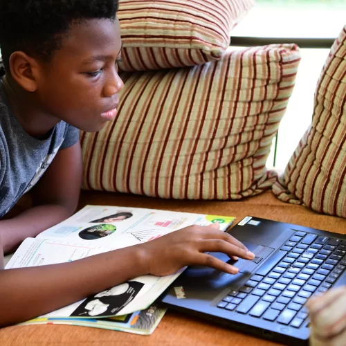 Entidades pedem aprovação de projeto do Senado sobre proteção de crianças em ambientes digitais