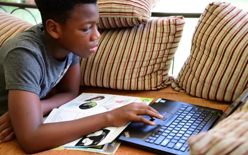 Entidades pedem aprovação de projeto do Senado sobre proteção de crianças em ambientes digitais