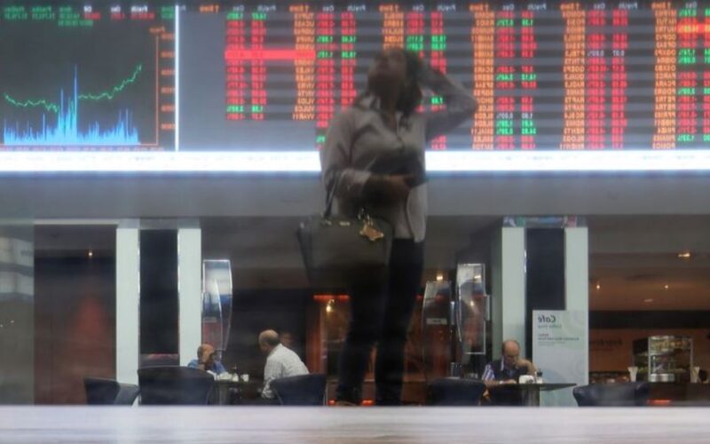 Ibovespa perde fôlego após renovar máxima histórica