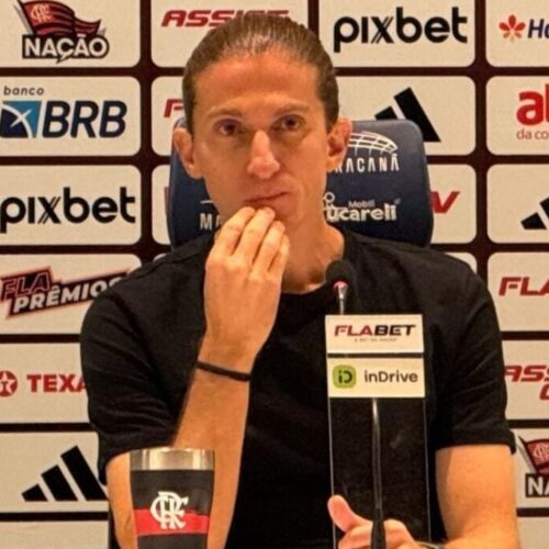 Felipe Luiz interrompe Coletiva com Expressão inusitada e causa reação imediata: “Barte na Madeira”