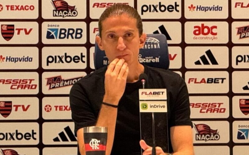 Felipe Luiz interrompe Coletiva com Expressão inusitada e causa reação imediata: “Barte na Madeira”