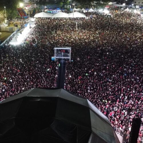 Segundo dia de festa pelos 35 anos de Queimados reúne multidão com shows de PK e Ludmilla