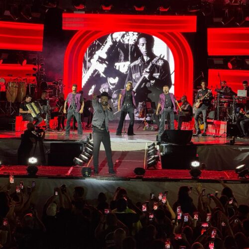 Queimados vive o maior show de sua história e transformou-se em palco de um dos maiores espetáculos já realizados em sua história.