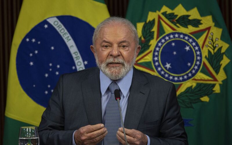 Pacote de Lula para Reestruturar Carreiras Públicas Levanta Suspeitas de Expansão Administrativa Sem Transparência e Afeta 200 Mil Servidores