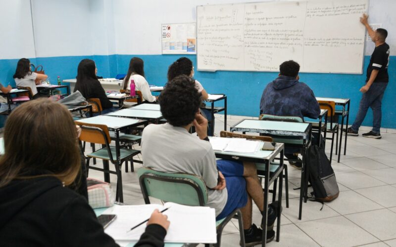 Volta Redonda abre inscrições para processo seletivo simplificado na área da Educação