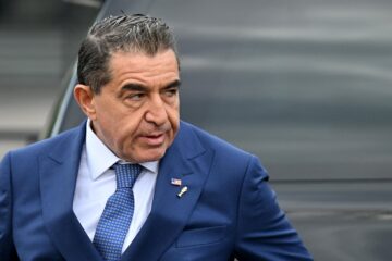 Ataque preconceituoso gera indignação contra conselheiro ligado a Donald Trump
