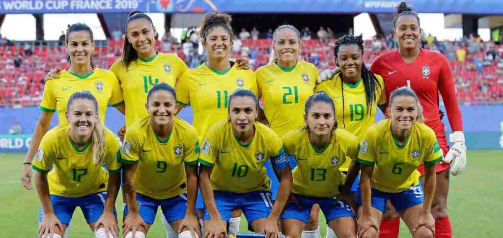 Copa do Mundo Feminina 2027: lei prevê férias escolares durante o torneio no Brasil